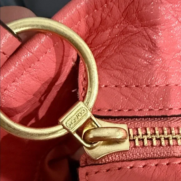 Coach set of 3 Coral and Cream shoulder bag wrestles , and card holder - Picture 8 of 17